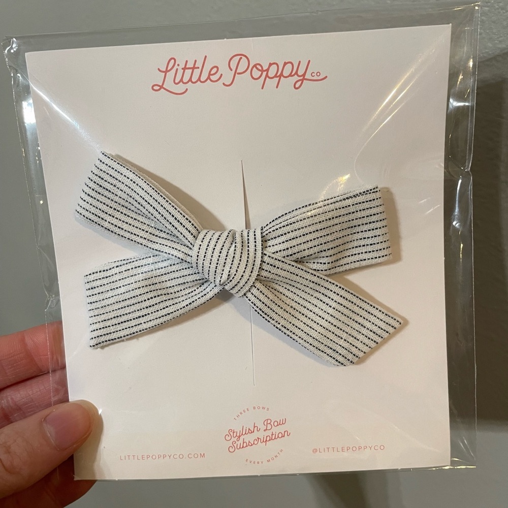New little poppy co bow